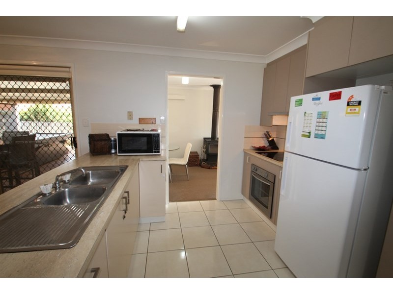 2 Glen Avon Court, Glenvale QLD 4350