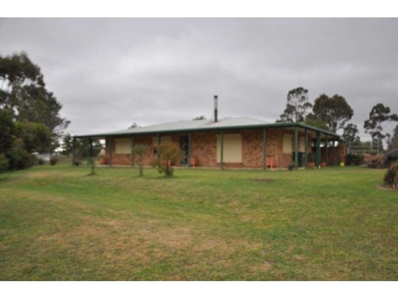 8 Clifford Street, Meringandan West QLD 4352