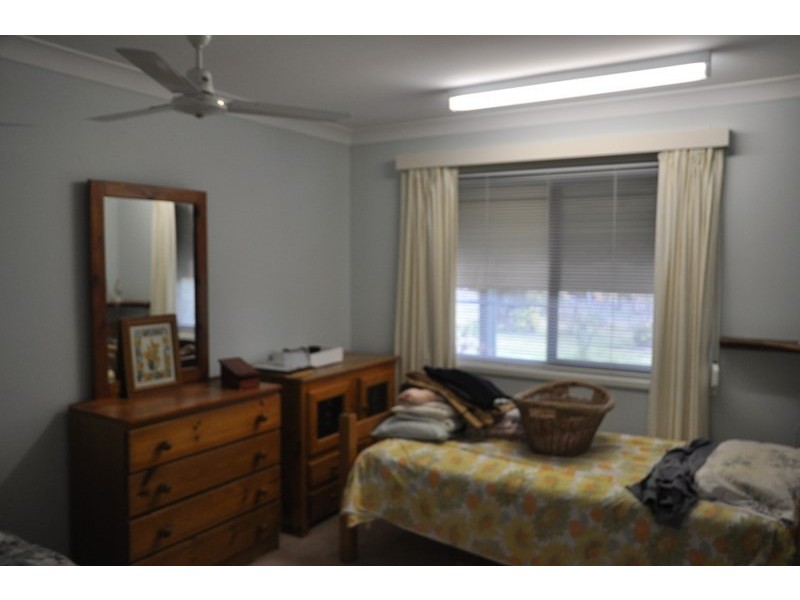 8 Clifford Street, Meringandan West QLD 4352