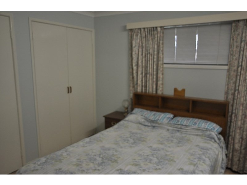 8 Clifford Street, Meringandan West QLD 4352