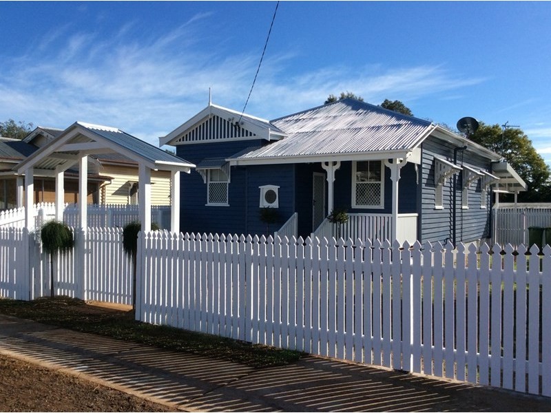 101 Hill Street, Newtown QLD 4350