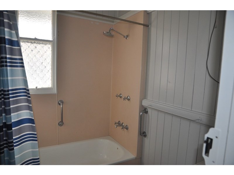 101 Hill Street, Newtown QLD 4350