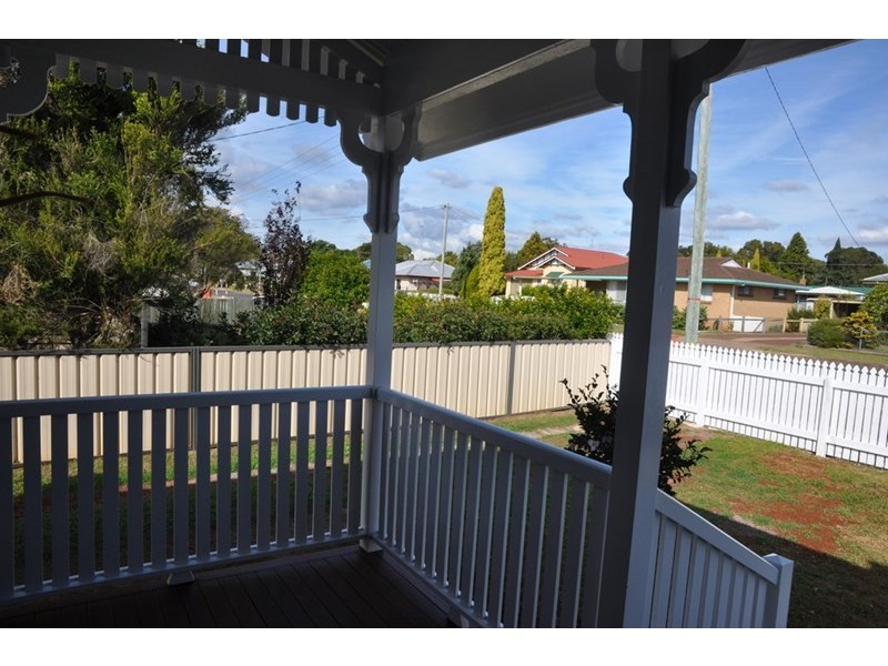 101 Hill Street, Newtown QLD 4350