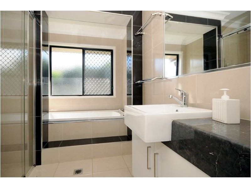 35 Nioka Drive, Highfields QLD 4352