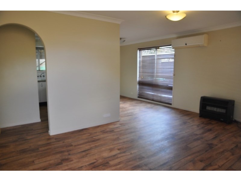 33 Hinkler Crescent, Wilsonton QLD 4350