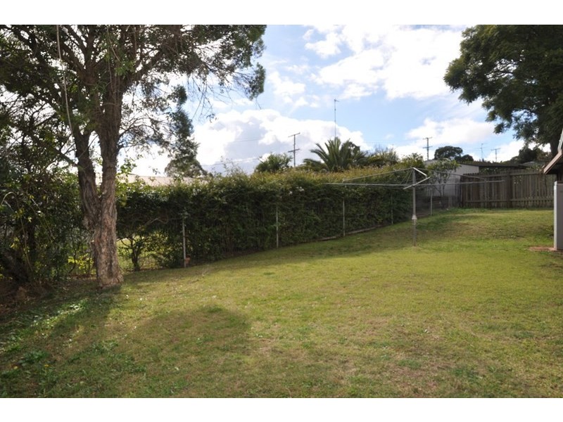 33 Hinkler Crescent, Wilsonton QLD 4350