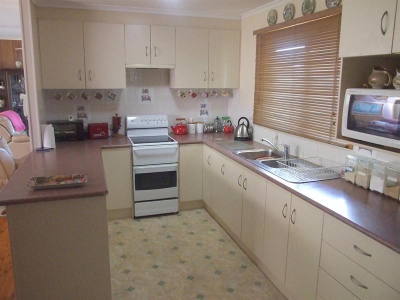 28 -30 Railway Terrace, Crows Nest QLD 4355