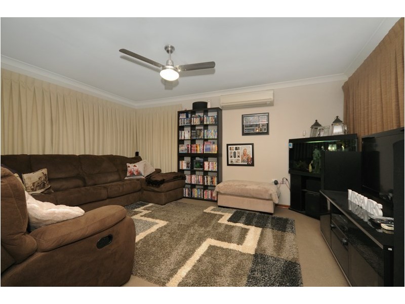 10 Kensington Drive, Withcott QLD 4352
