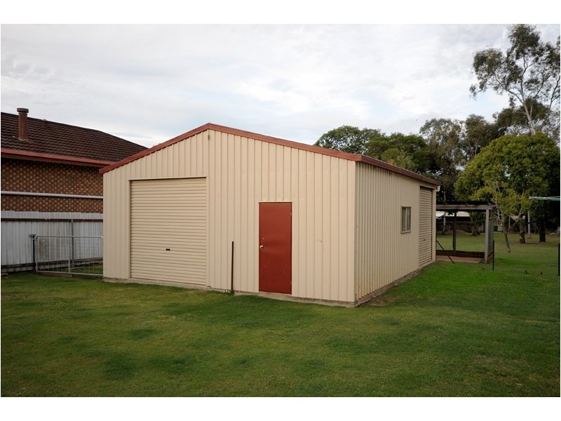 10 Kensington Drive, Withcott QLD 4352