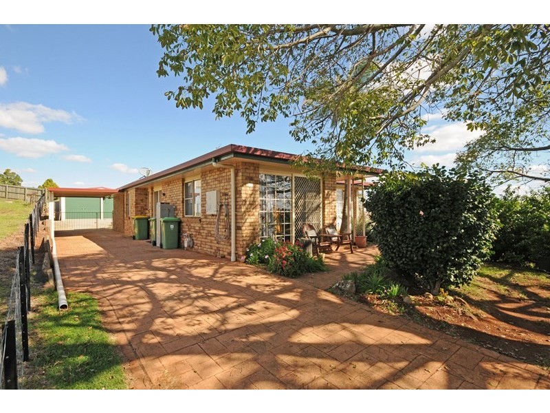6 Quinlan Court, Darling Heights QLD 4350
