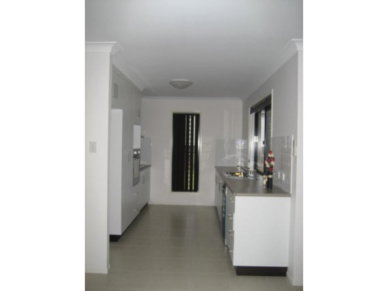 42 Whitman Street, Westbrook QLD 4350