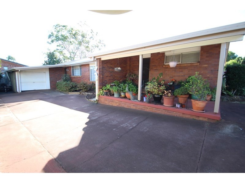 1 and 2/1 Behland Street, Kearneys Spring QLD 4350