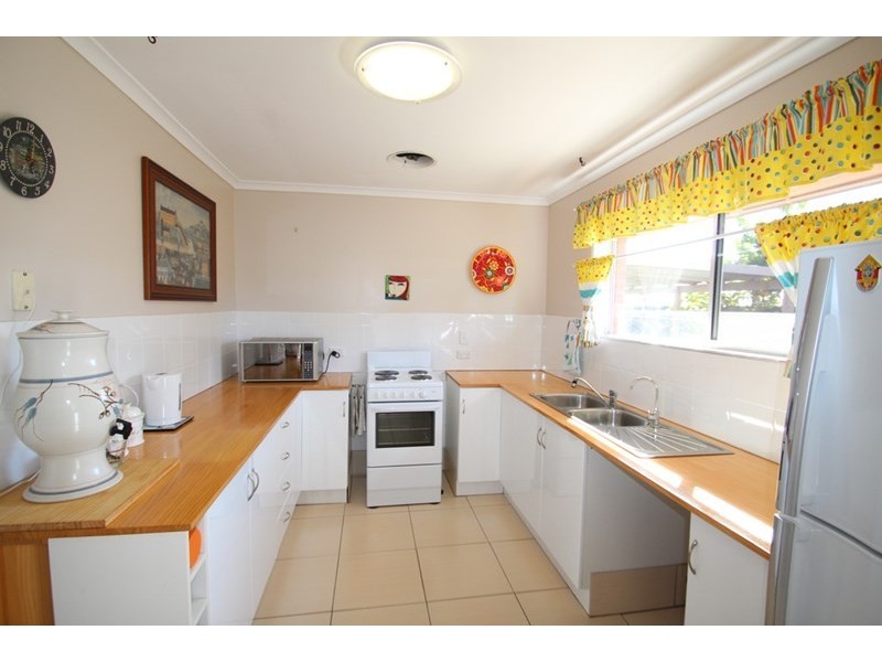 1 and 2/1 Behland Street, Kearneys Spring QLD 4350
