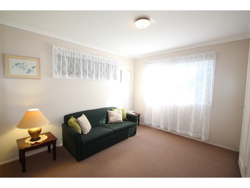 1 and 2/1 Behland Street, Kearneys Spring QLD 4350