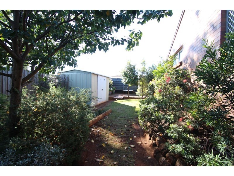1 and 2/1 Behland Street, Kearneys Spring QLD 4350