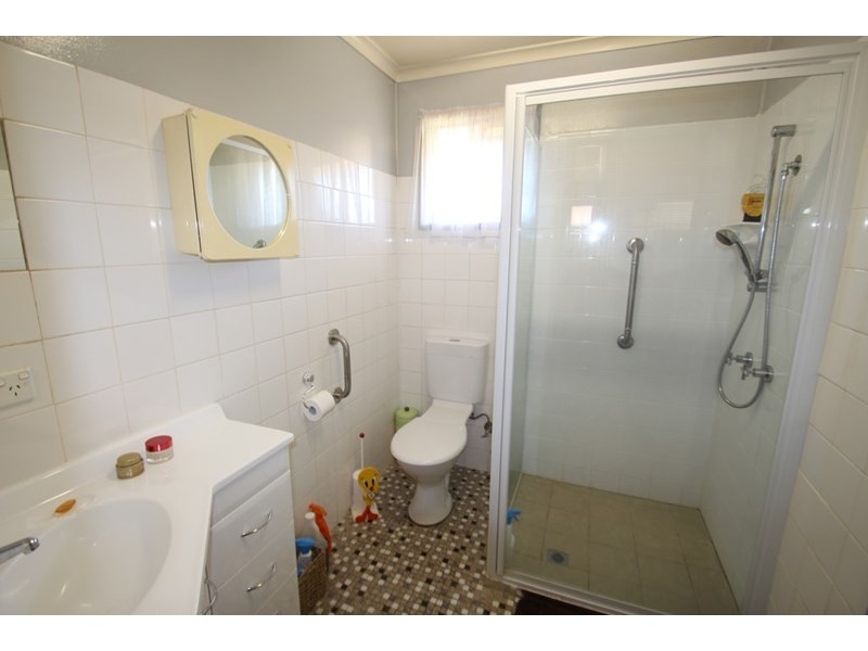 1 and 2/1 Behland Street, Kearneys Spring QLD 4350