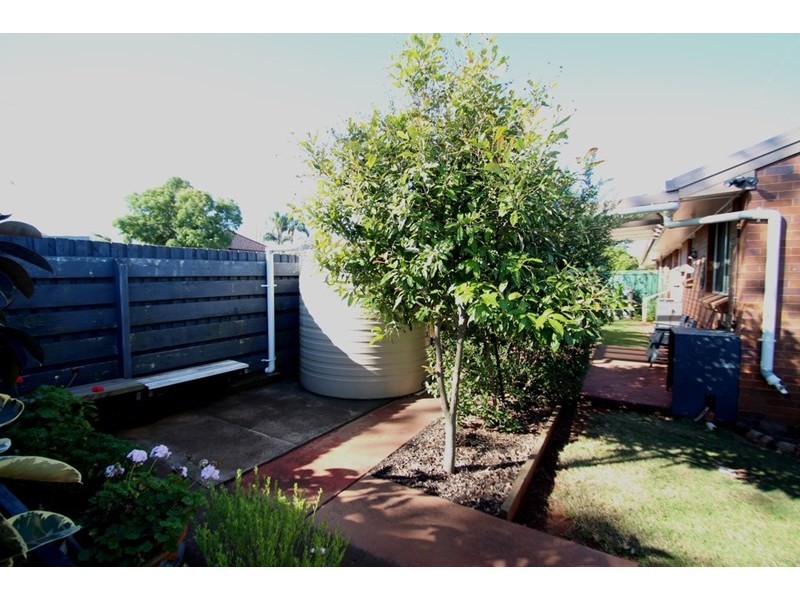 1 and 2/1 Behland Street, Kearneys Spring QLD 4350