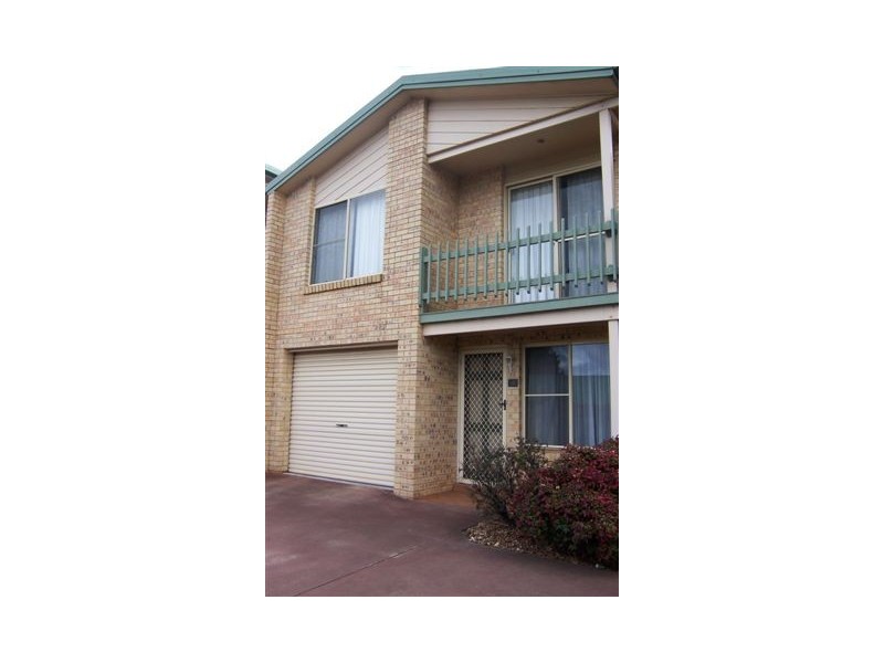 4/212 James Street, Toowoomba QLD 4350