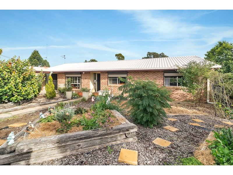 10 Gladstone Street, Wyreema QLD 4352