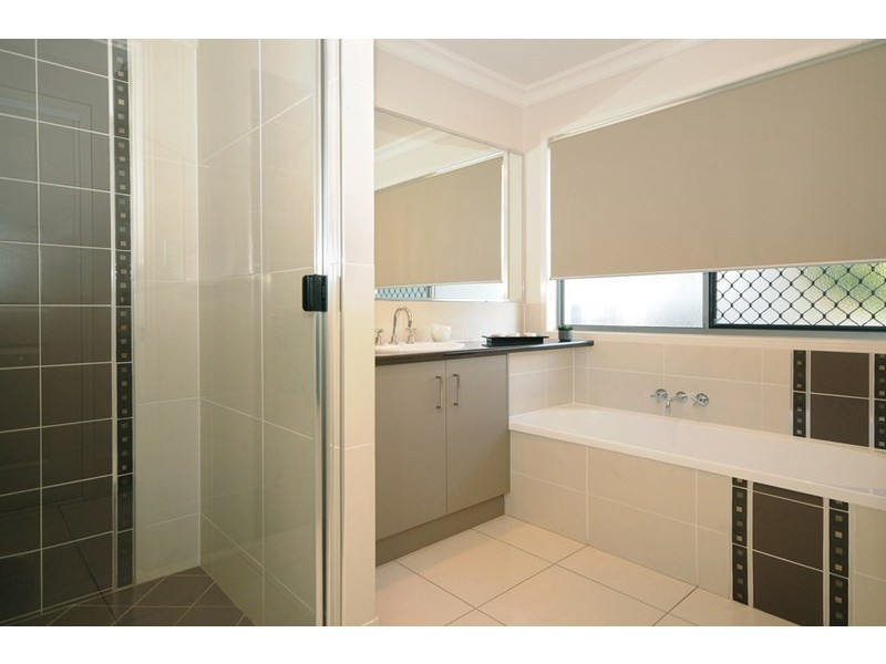 192 Rowbotham Street, Middle Ridge QLD 4350