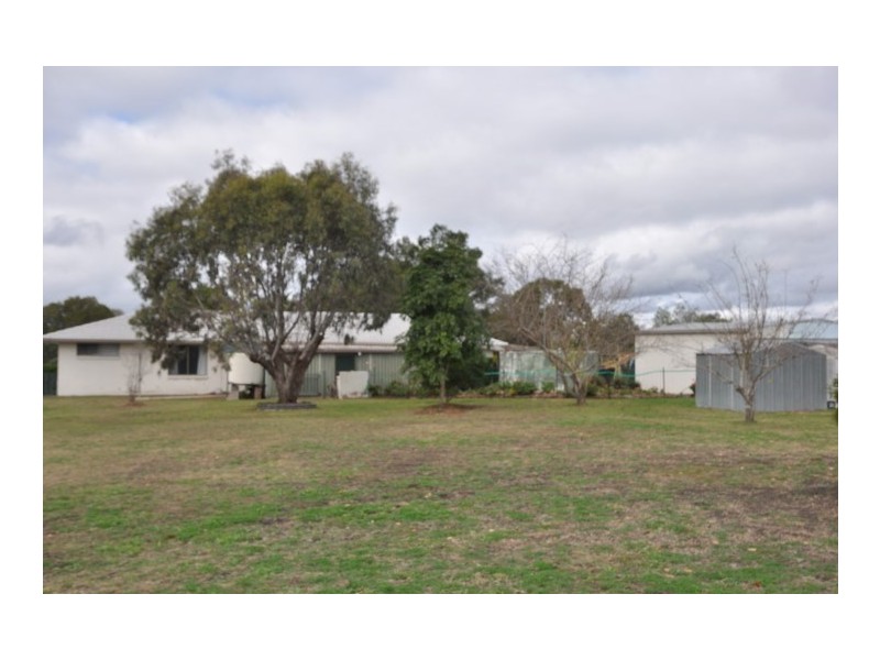 21 Clifford Street, Meringandan West QLD 4352