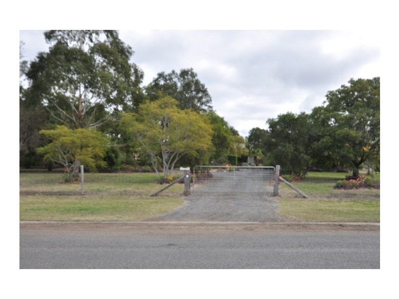 21 Clifford Street, Meringandan West QLD 4352