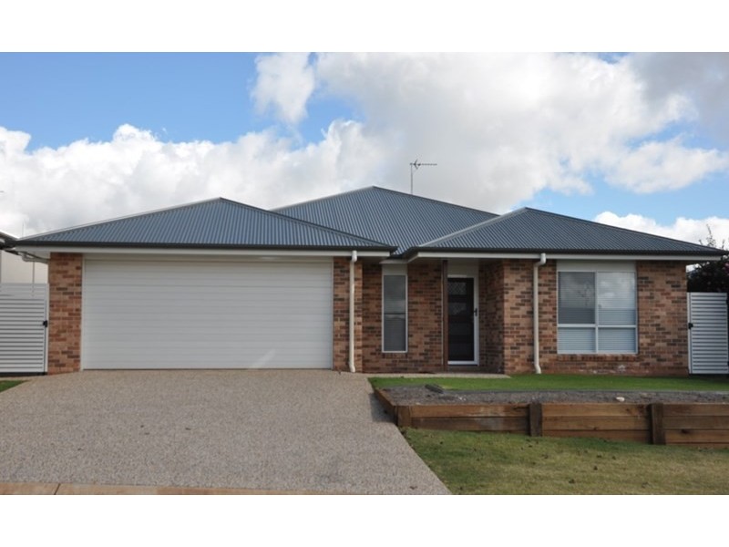 25 Scullin Street, Middle Ridge QLD 4350