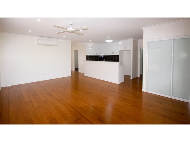 25 Scullin Street, Middle Ridge QLD 4350