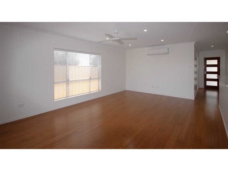 25 Scullin Street, Middle Ridge QLD 4350