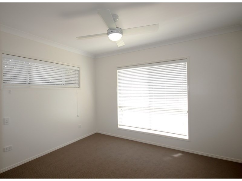 25 Scullin Street, Middle Ridge QLD 4350