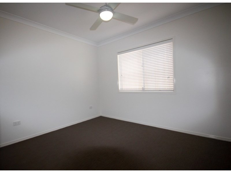 25 Scullin Street, Middle Ridge QLD 4350