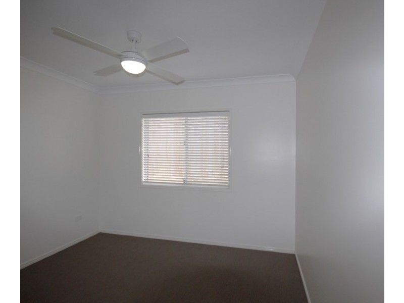 25 Scullin Street, Middle Ridge QLD 4350