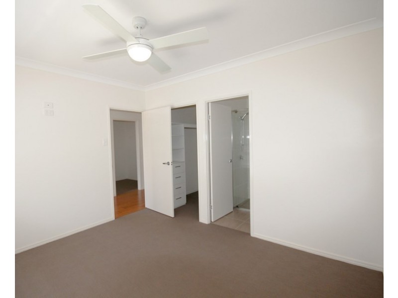 25 Scullin Street, Middle Ridge QLD 4350