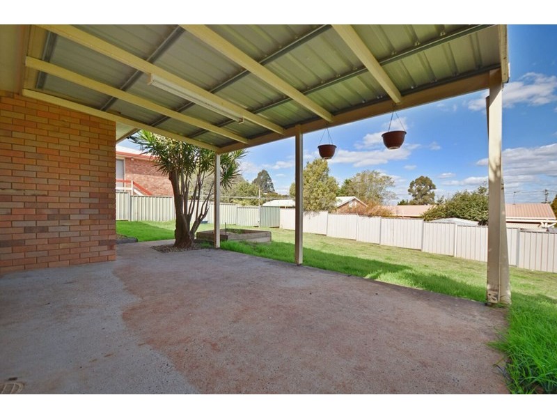 8 Bhutan Court, Newtown QLD 4350