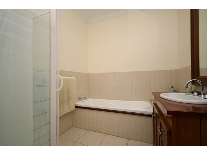 4 Garde Street, Centenary Heights QLD 4350