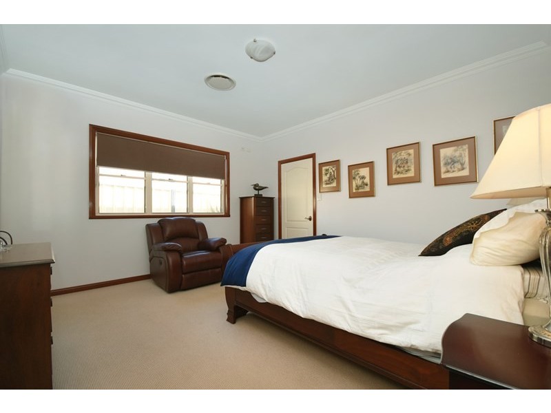 4 Garde Street, Centenary Heights QLD 4350