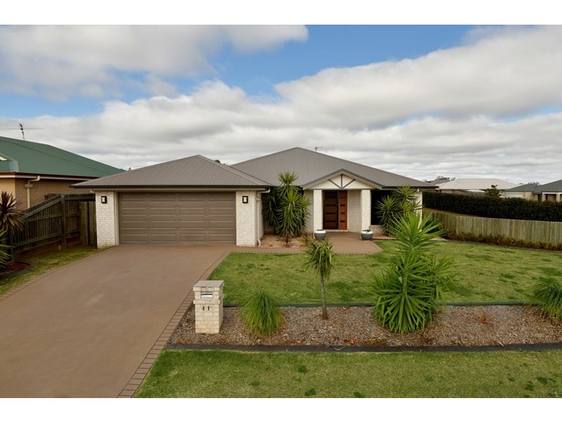 41 Honeyeater Drive, Highfields QLD 4352