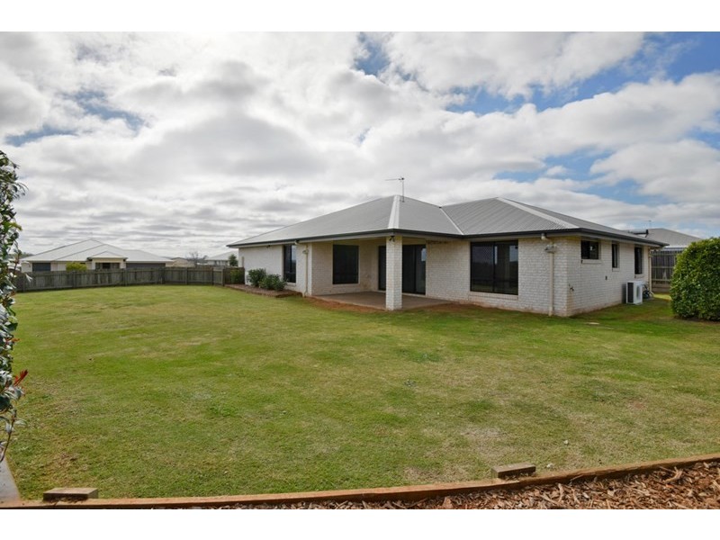 41 Honeyeater Drive, Highfields QLD 4352