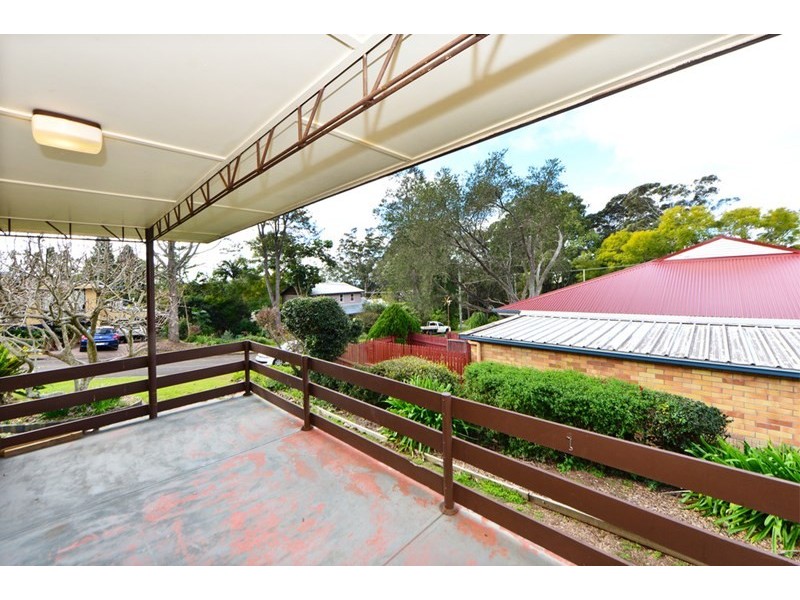 4 Macqueen Street, Mount Lofty QLD 4350