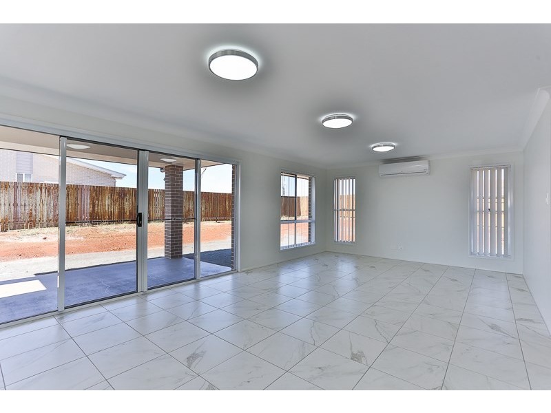 3 Esmeralda Street, Cambooya QLD 4358