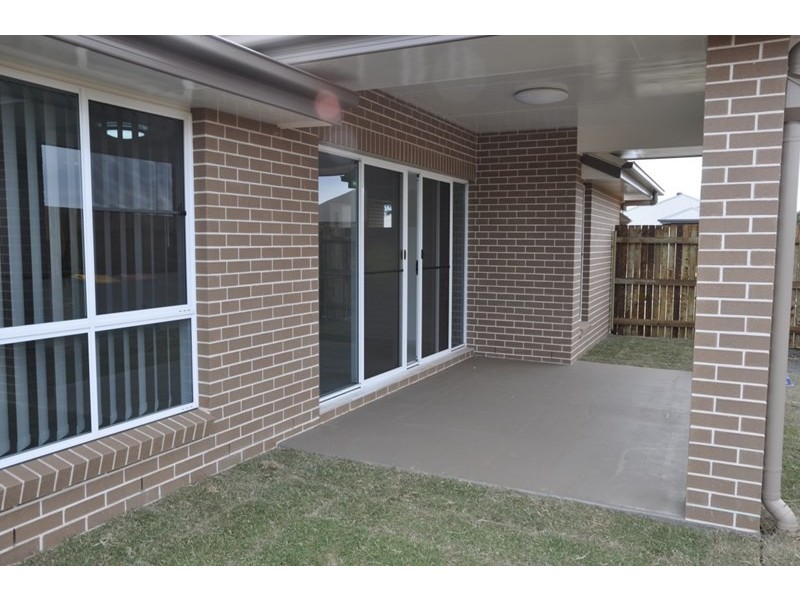 3 Esmeralda Street, Cambooya QLD 4358