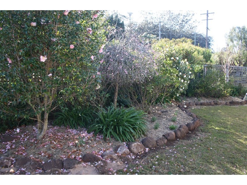 54b North Street, Mount Lofty QLD 4350