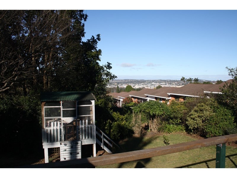 54b North Street, Mount Lofty QLD 4350