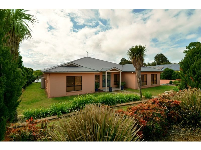 14 Charmaine Court, Highfields QLD 4352