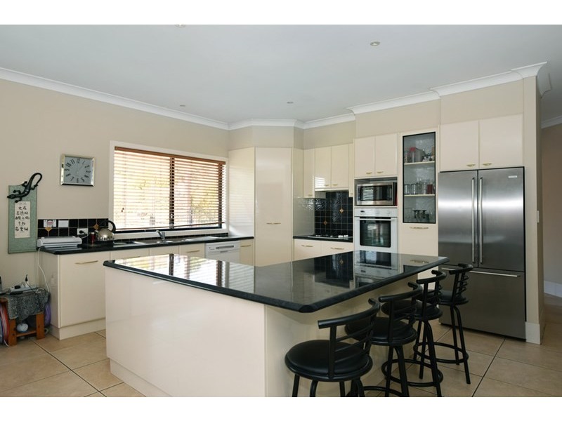 14 Charmaine Court, Highfields QLD 4352