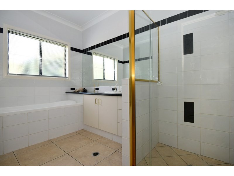 14 Charmaine Court, Highfields QLD 4352