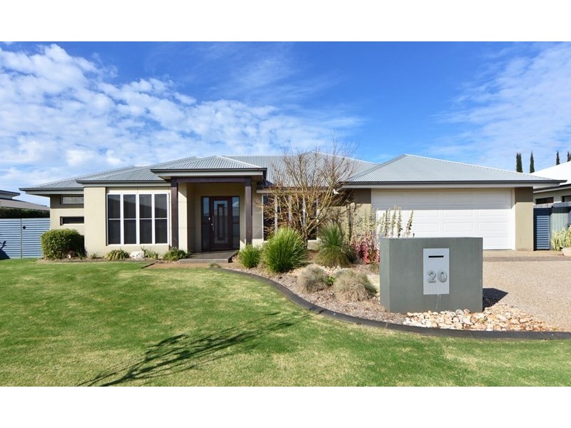 20 Fallon Drive, Middle Ridge QLD 4350