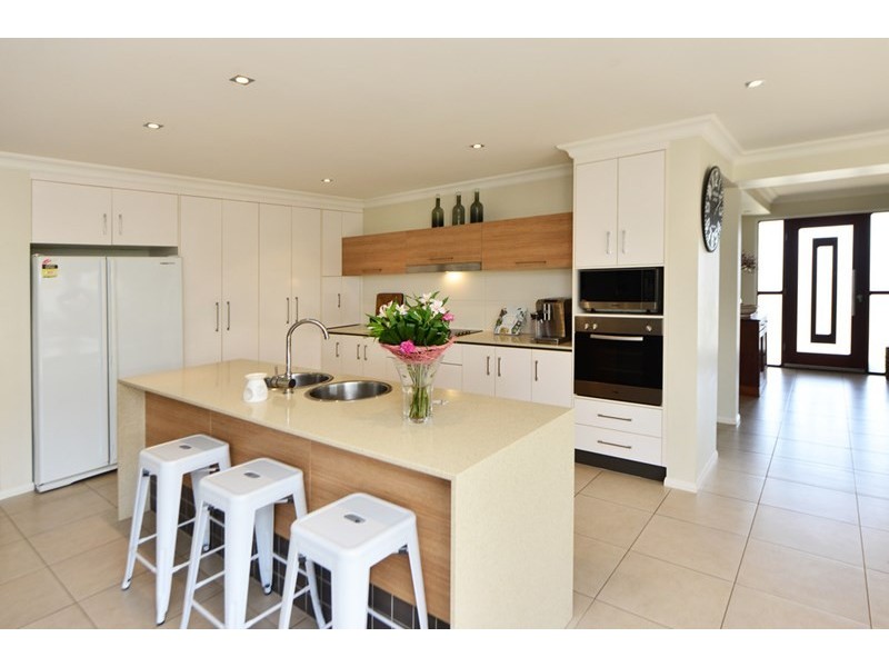20 Fallon Drive, Middle Ridge QLD 4350
