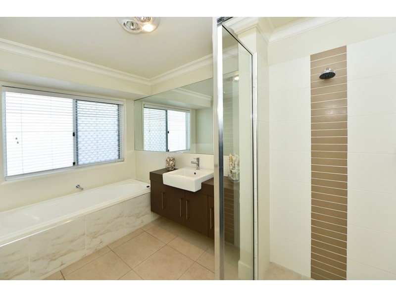 20 Fallon Drive, Middle Ridge QLD 4350