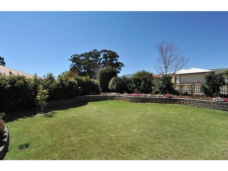 5 Weis Crescent, Middle Ridge QLD 4350